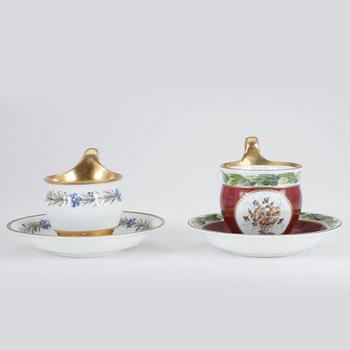 KOPPAR med FAT, 2 st, porslin, bl.a. Berlin, 1800-tal.