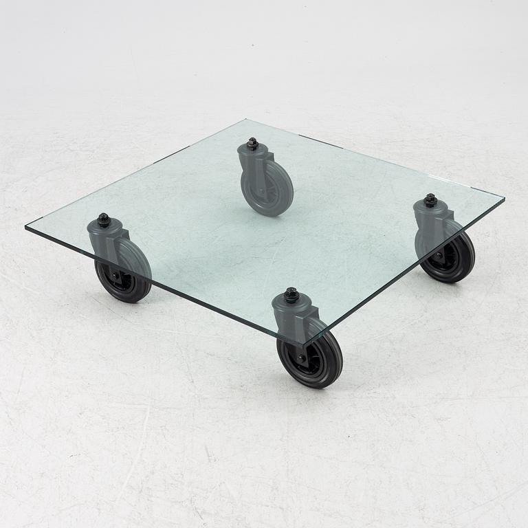 Gae Aulenti, coffee table "Table with Wheels", Fontana Arte Italy late 20th century/21st century.