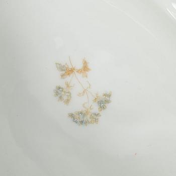 A 15 piece ‘birds’ porcelain dinner service, around 1900.