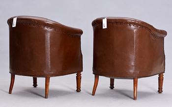 CLUBFÅTÖLJER, ett par. 1900-talets mitt.