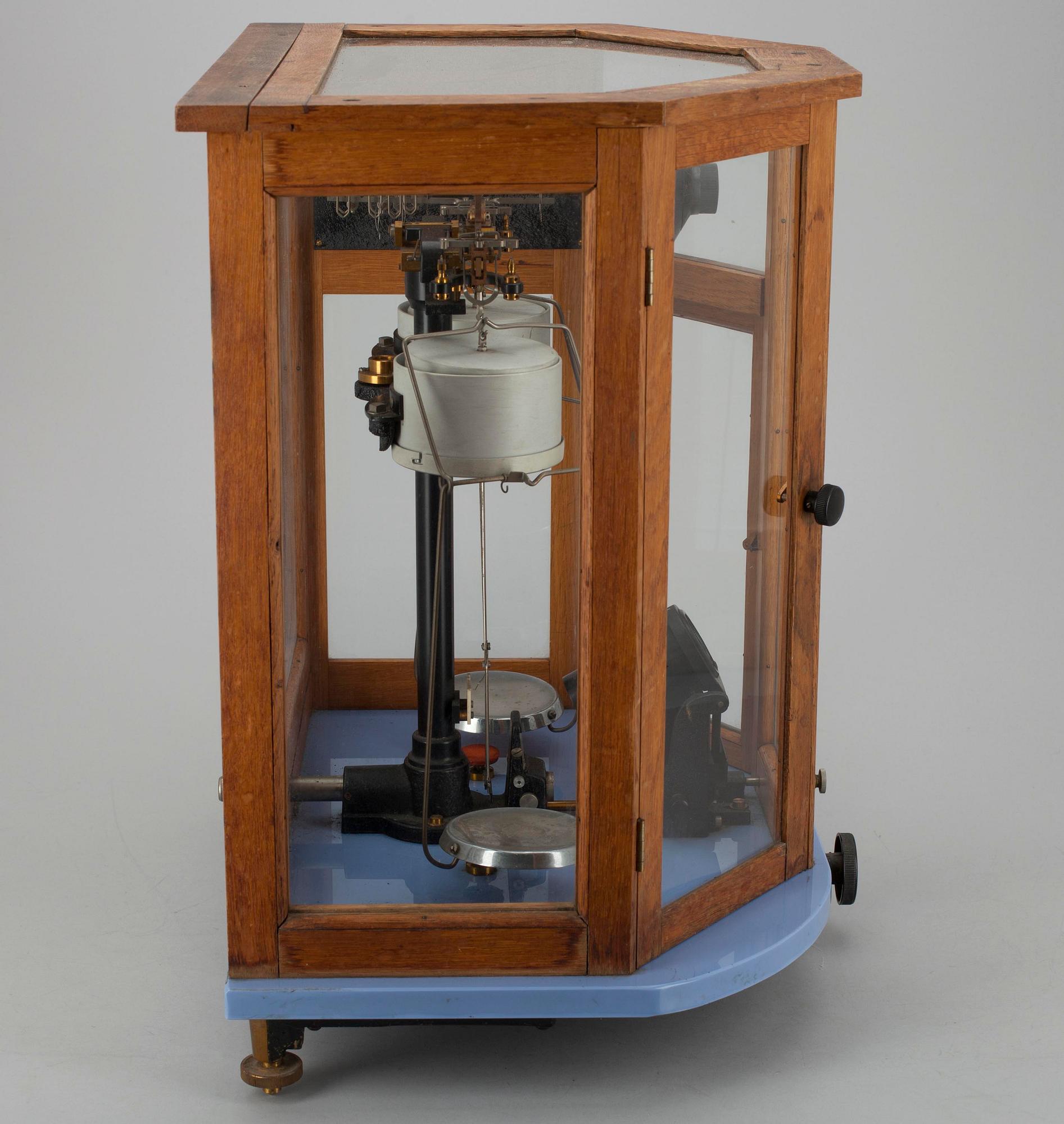 APOTEKSVÅG, Sartorius-Werke, Göttingen, Tyskland 1900-talets mitt.