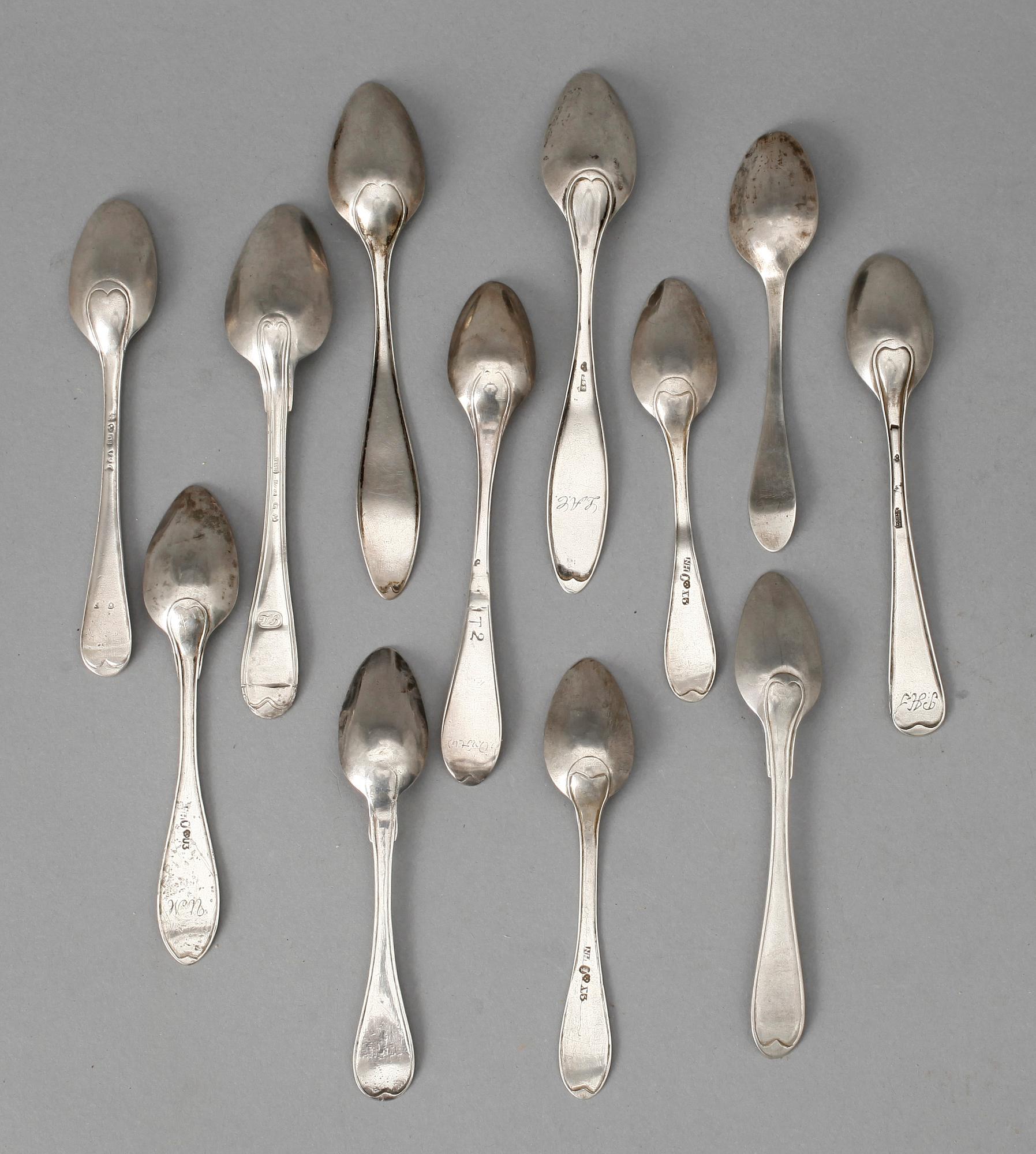 TESKEDAR, 12 st, silver, 1700-1800-tal. Bl a D. Schwart, Karlskrona, 1803. Tot vikt 170 gram.