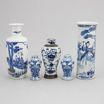 A group of five blue and white vases, Qing dynasty, late 19th/early 20th century.