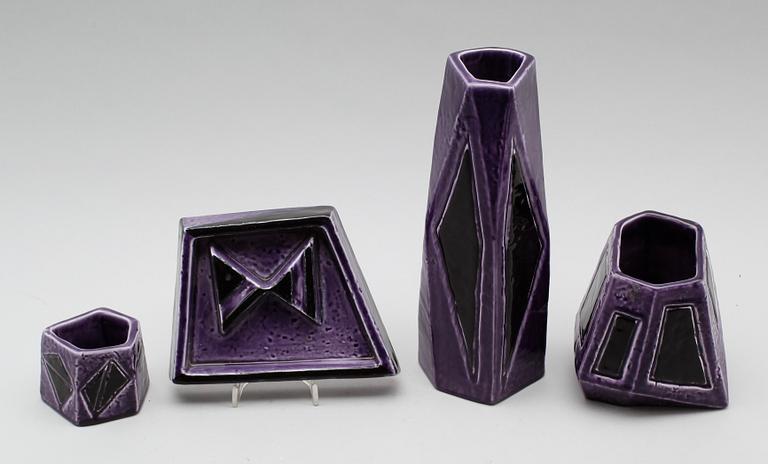 VASER, 3 st samt FAT, chamotte, Vilhelm Bjerke-Petersen, Rörstrand.