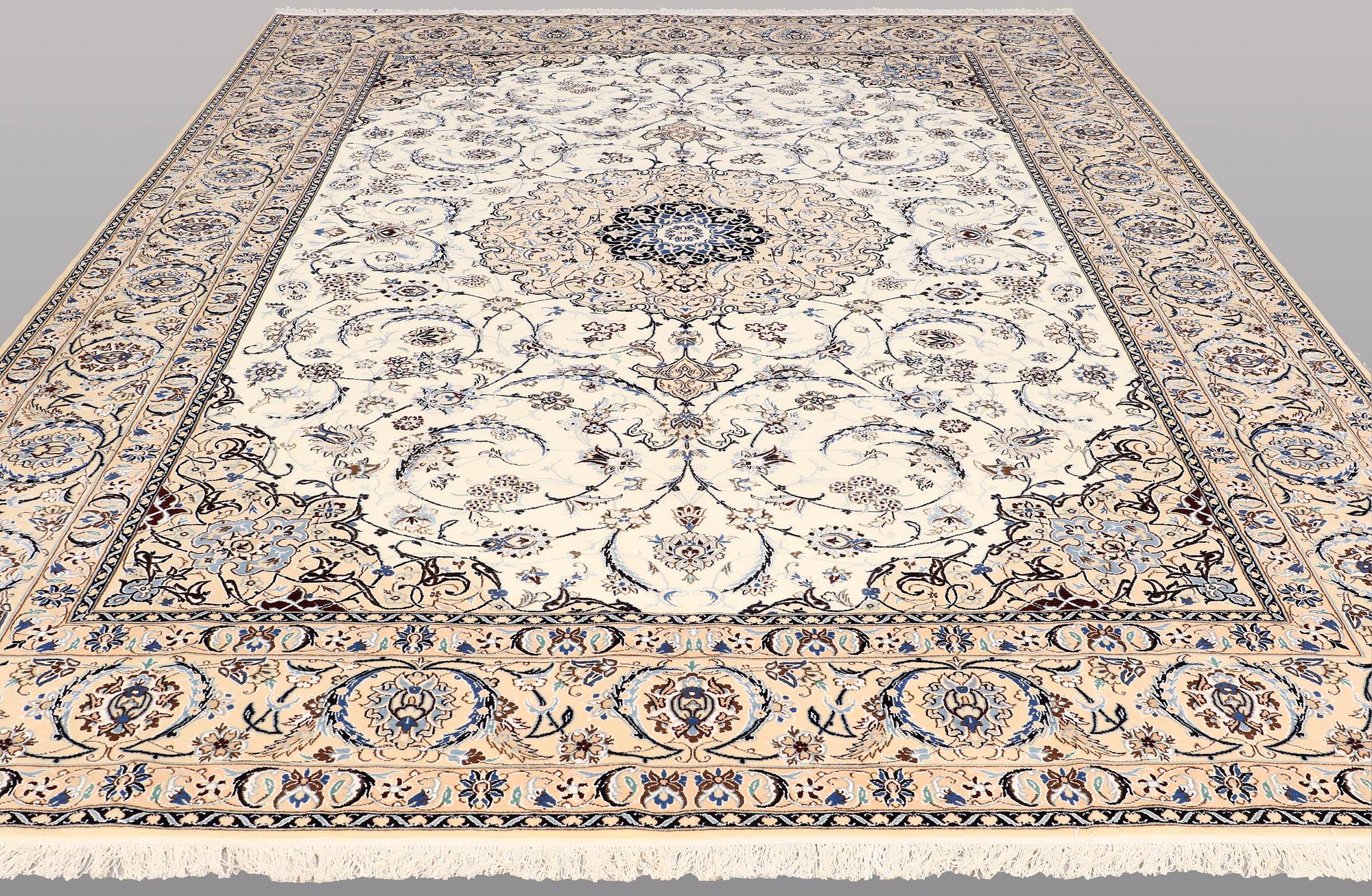 MATTA, Nain part silk, s.k 9LAA, ca 407 x 300 cm.