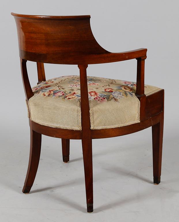 KARMSTOL, empire, 1800-talets första hälft.