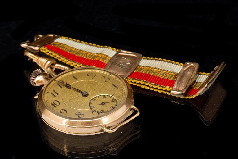 FICKUR, 14k guld. 1900-talets början. Tot 17g.