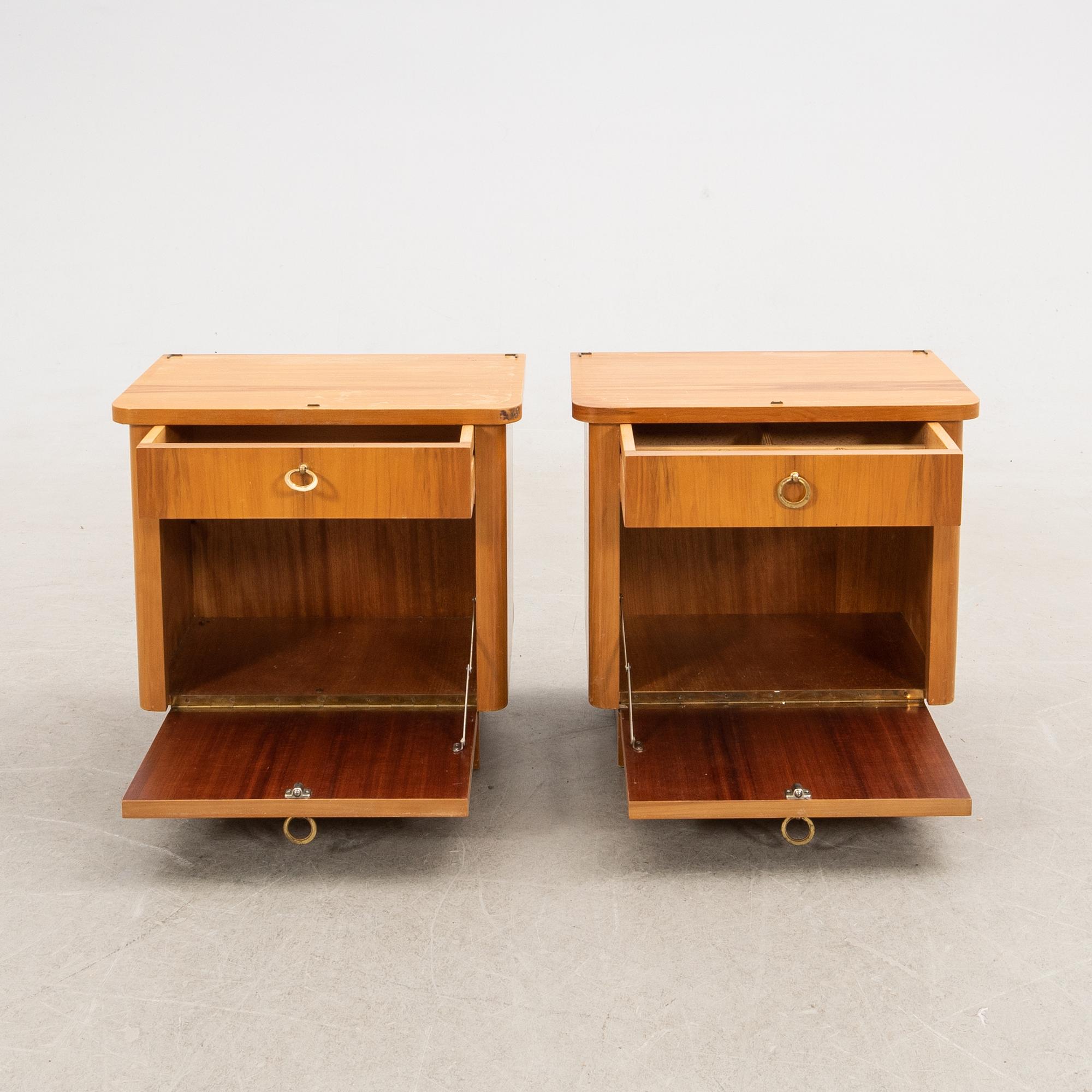 Sängbord, ett par, 1900-talets mitt.