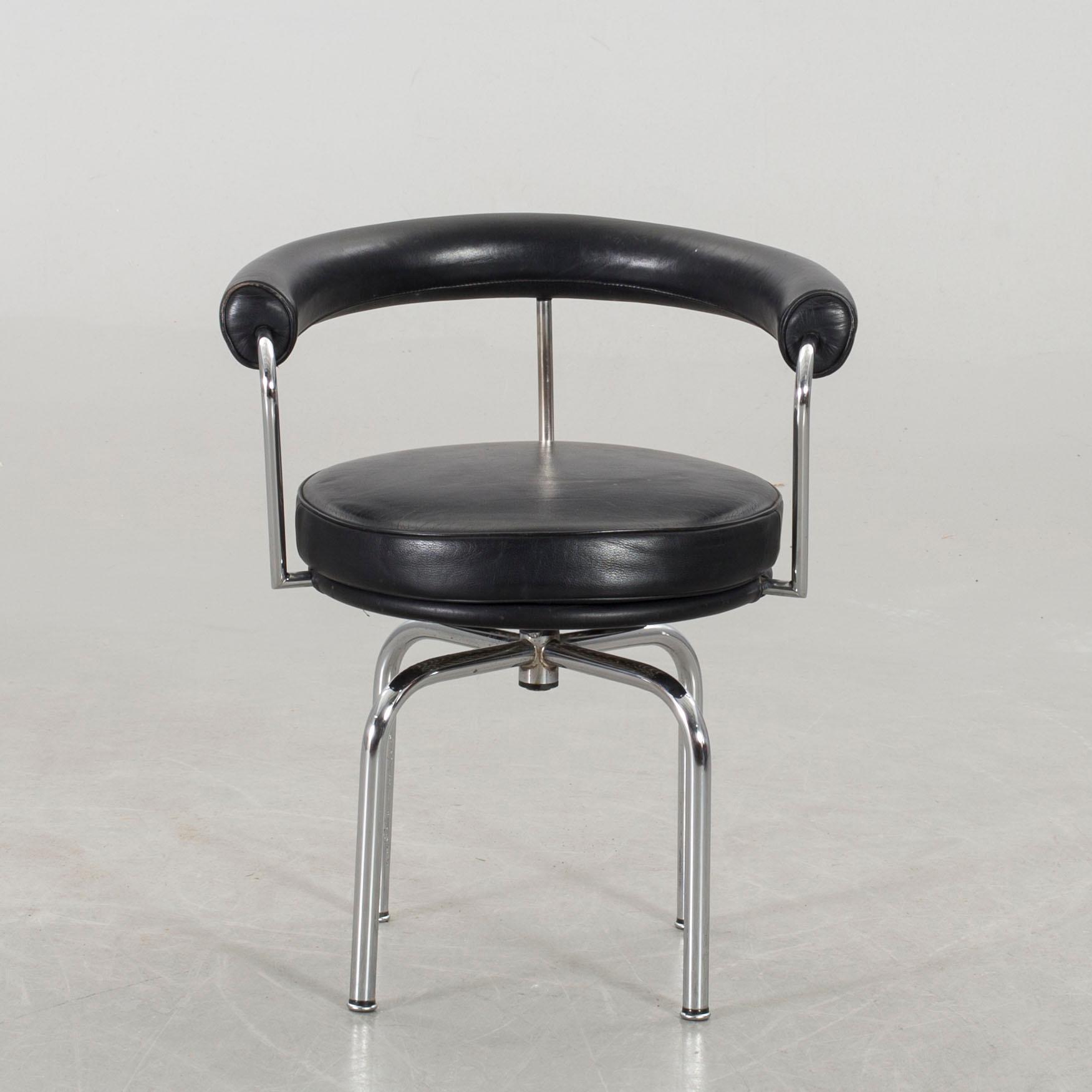LE CORBUSIER, snurrfåtölj "LC7" Cassina 1900-talets senare del.