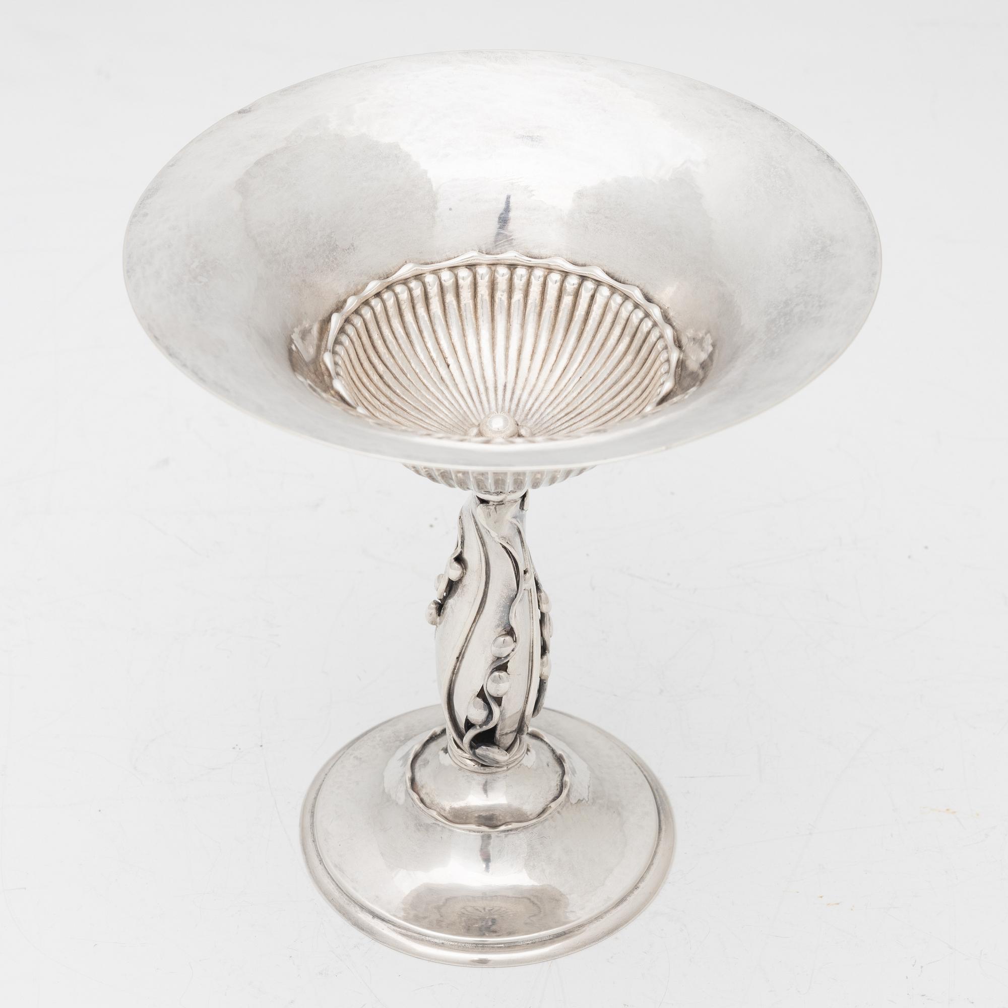 Footed bowl, silver, 20th century.