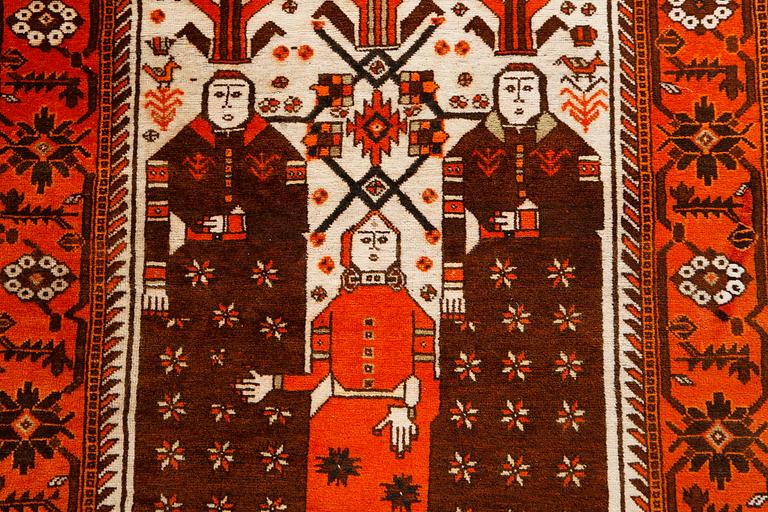 A rug, possible Beluch, old/semiantique, ca 210 x 113 cm.