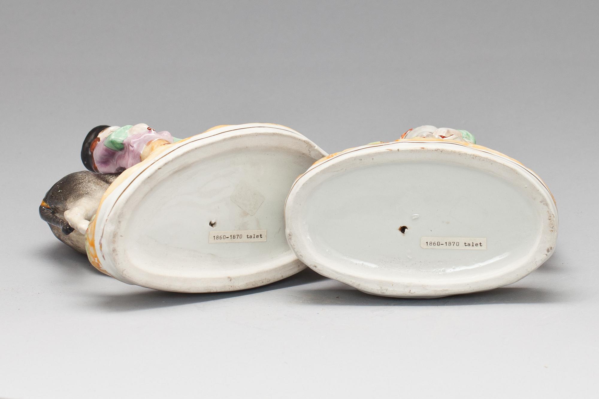 FIGURINER, ett par, Staffordshire, England 1800-tal.