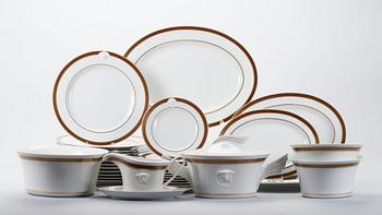 MATSERVIS, ca 33 delar, "Medaillon Méandre Marron", Versace, Rosenthal, porslin, 1900-talets andra hälft.