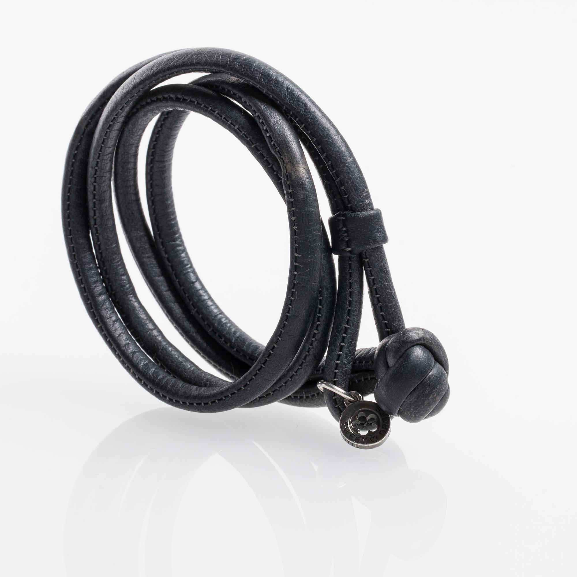 ARMBAND, "Sweet Drops", Ole Lynggaard, design Charlotte Lynggaard, Köpenhamn.