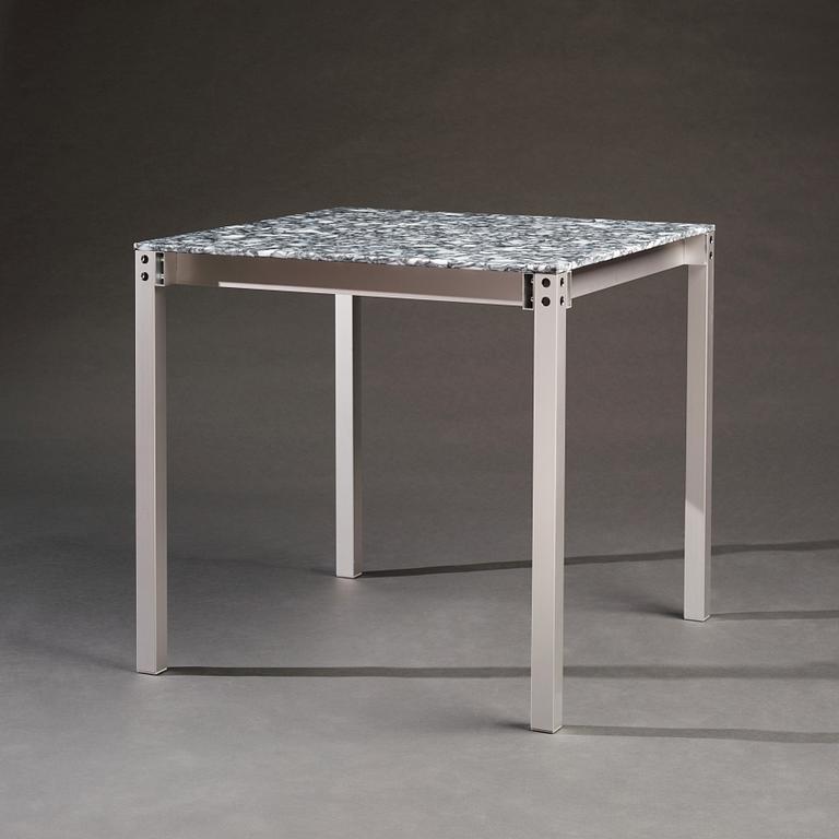 Fredrik Paulsen, unikt bord samt fyra stolar, "Chair One & Table One, The Peace Set", JOY, 2024.