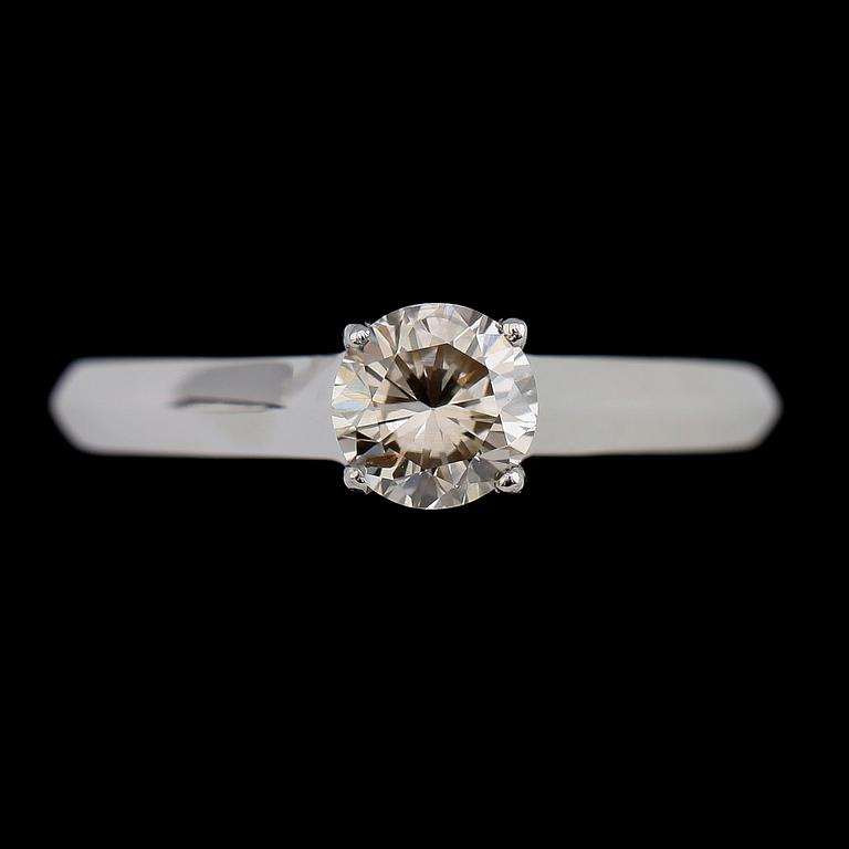 RING, 18K vitguld, briljantslipad diamant ca 0.76 ct. Vikt ca 3 g.