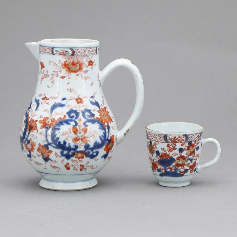 KANNA SAMT KOPP. Porslin, Kina, Qing dynastin. Qianlong (1736-95).