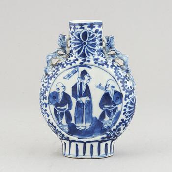 Eleven blue and white porcelain objects, Qing dynasty, 18th-19th century.