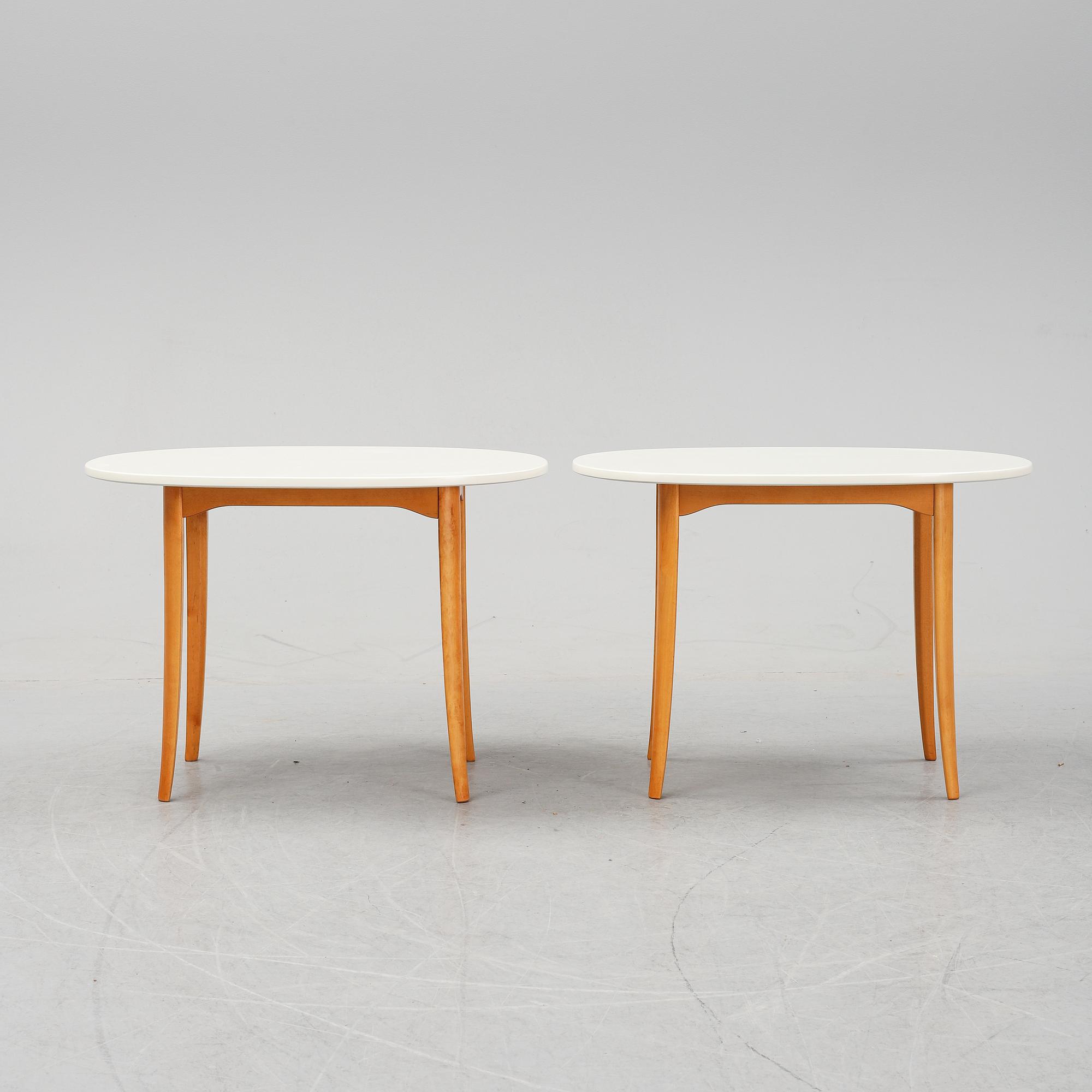 A pair of 'Ovalen' side tables by Carl Malmsten, end of the 20th Century.