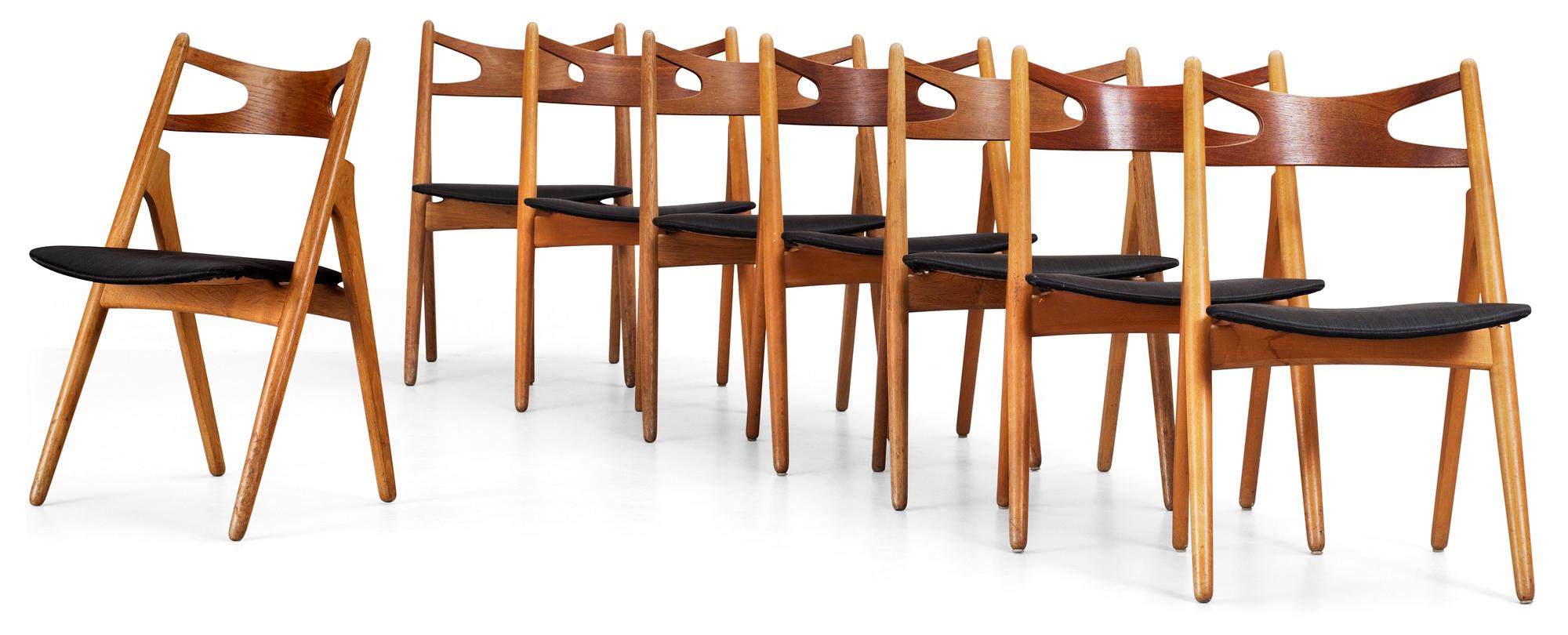 HANS J WEGNER
Stolar, 8 st "Savbukkestolen", Carl Hansen & Son, Odense, Danmark 1950-60-tal.