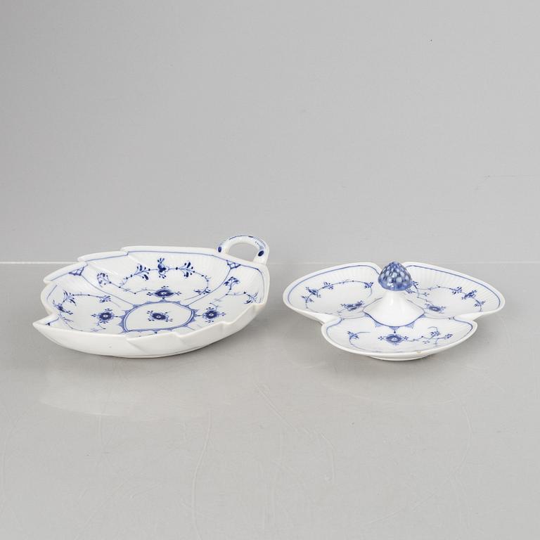 Service pieces, 5 pcs, porcelain, "Blue Fluted", Royal Copenhagen, Denmark.