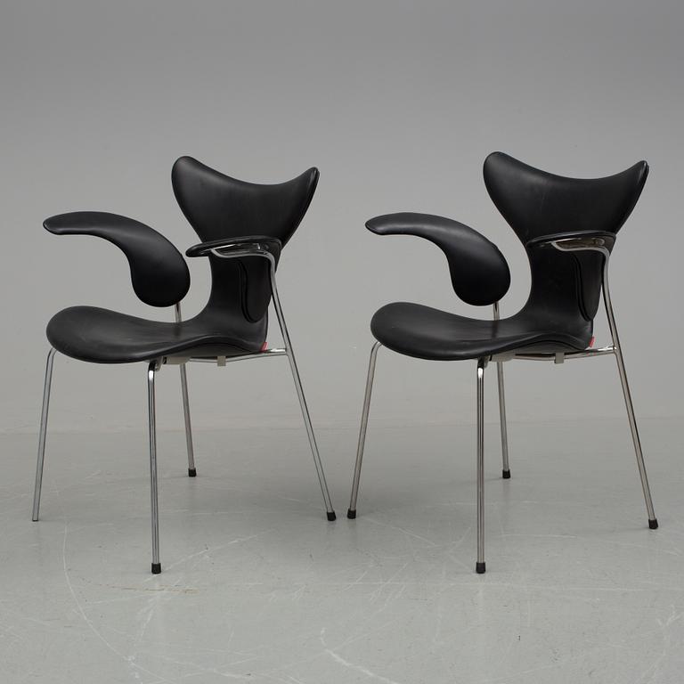 KARMSTOLAR, ett par, Liljan/Måsen, Arne Jacobsen, Fritz Hansen, 2007.