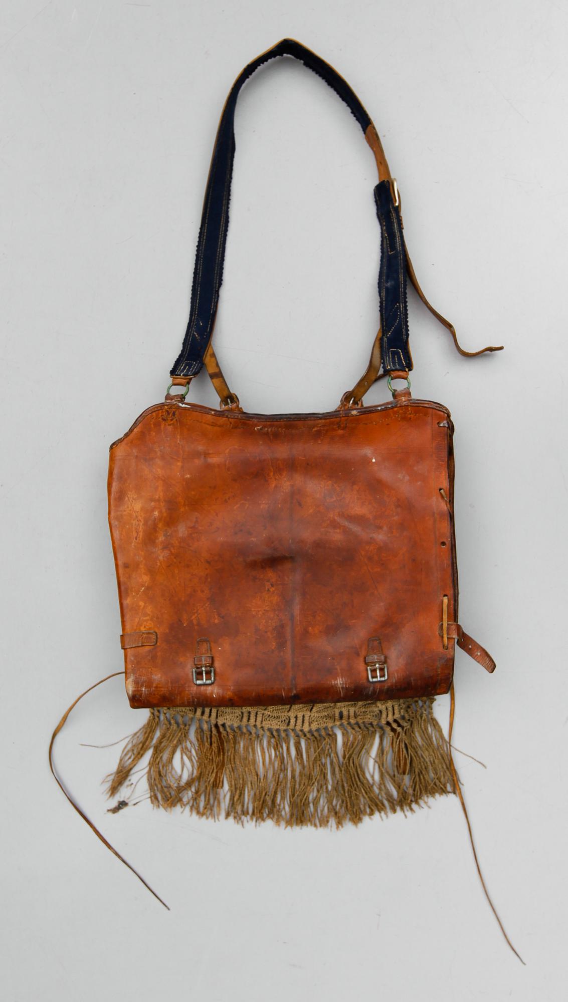 JAKTVÄSKA, läder och skinn, 1800-/1900-tal.