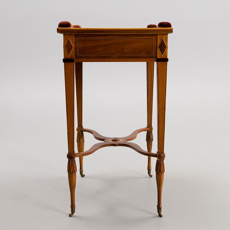 A LATE GUSTAVIAN SEWING TABLE. Attributed to Lars Qvarnberg (master in Stockholm 1801-1813).