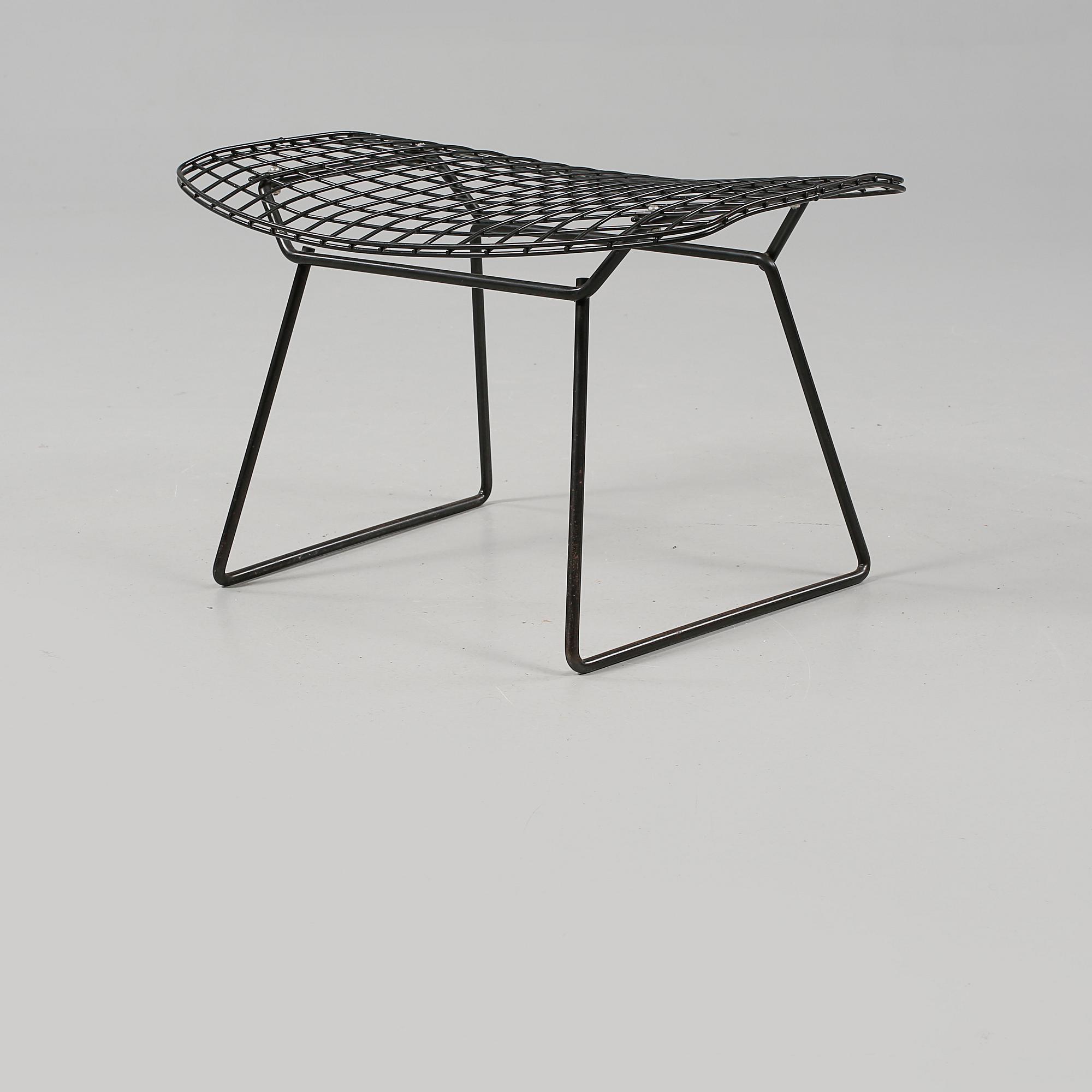 FOTPALL, Harry Bertoia, 1900-talets andra hälft.