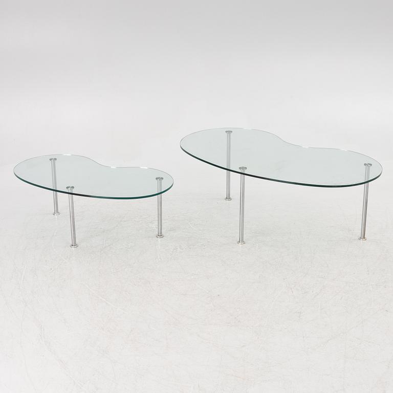A pair of coffee tables, second half of the 20th Century.