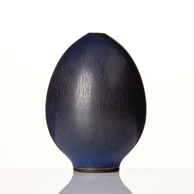 Berndt Friberg, a stoneware bowl and a vase, Gustavsberg Studio 1944-47 and 1957.