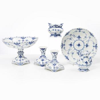 Royal Copenhagen, servisdelar, 6 st, porslin, "Musselmalet", helblonde, Danmark, 1969-1973.