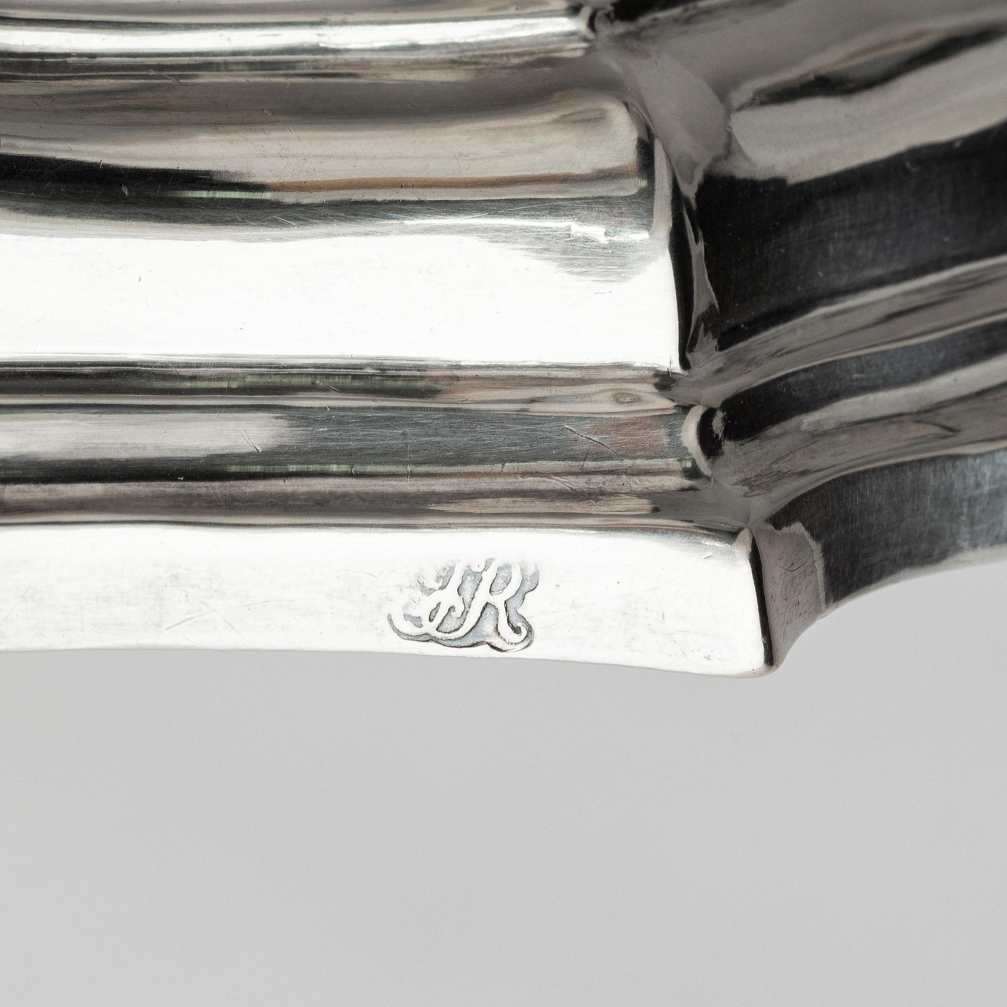 Jonas Thomasson Ronander, ljusstakar, ett par, silver, Stockholm 1754. Senbarock.