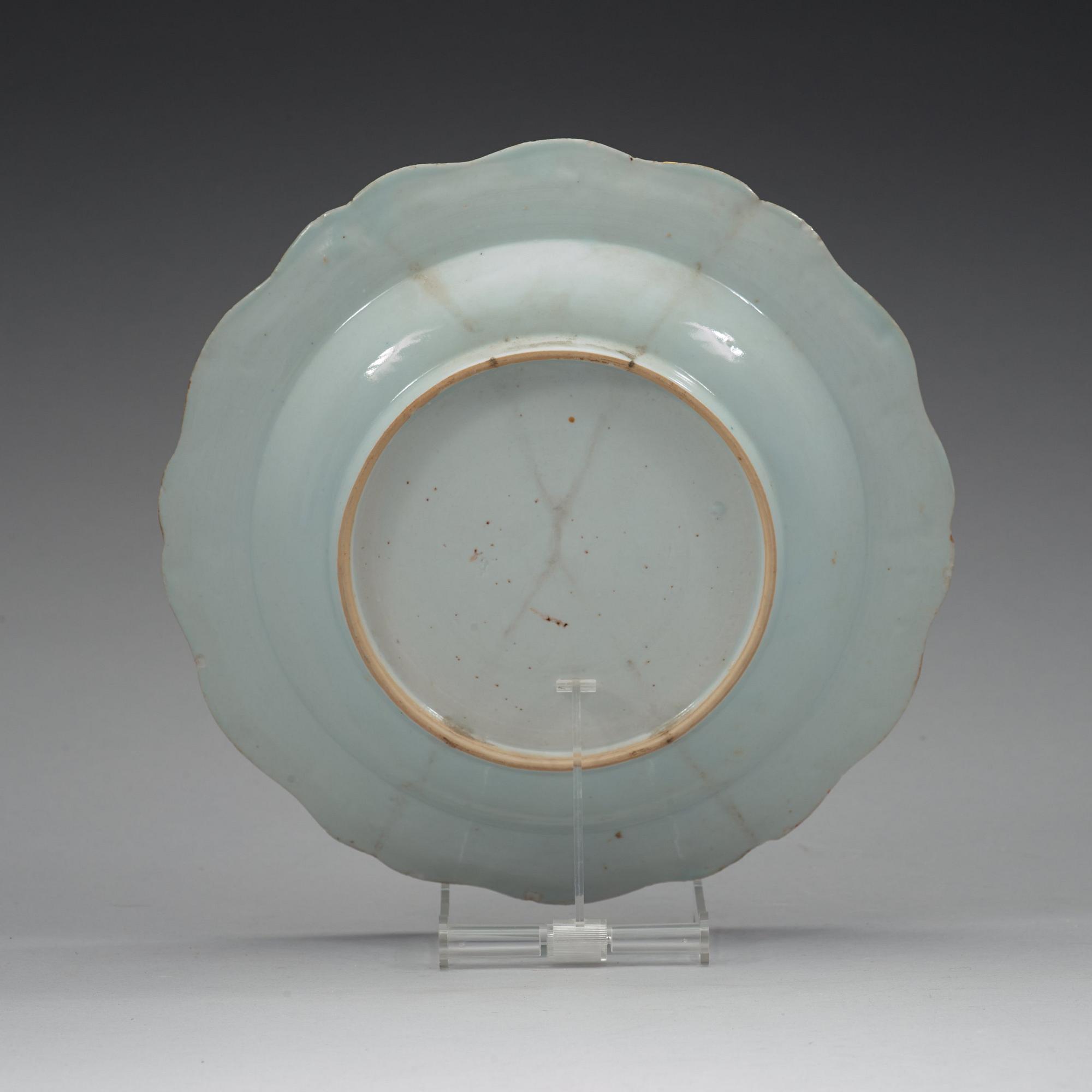 A five piece set of Swedish armorial porcelain, Qing dynasty, Qianlong (1736-95).