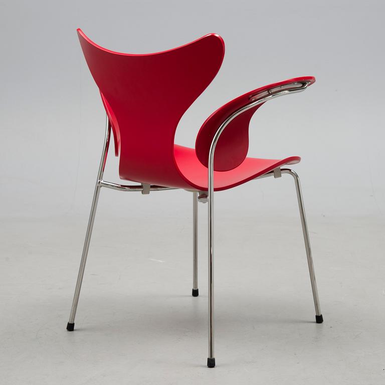 ARNE JACOBSEN, STOL, "Måsen / Liljan", Fritz Hansen, 2000-tal.