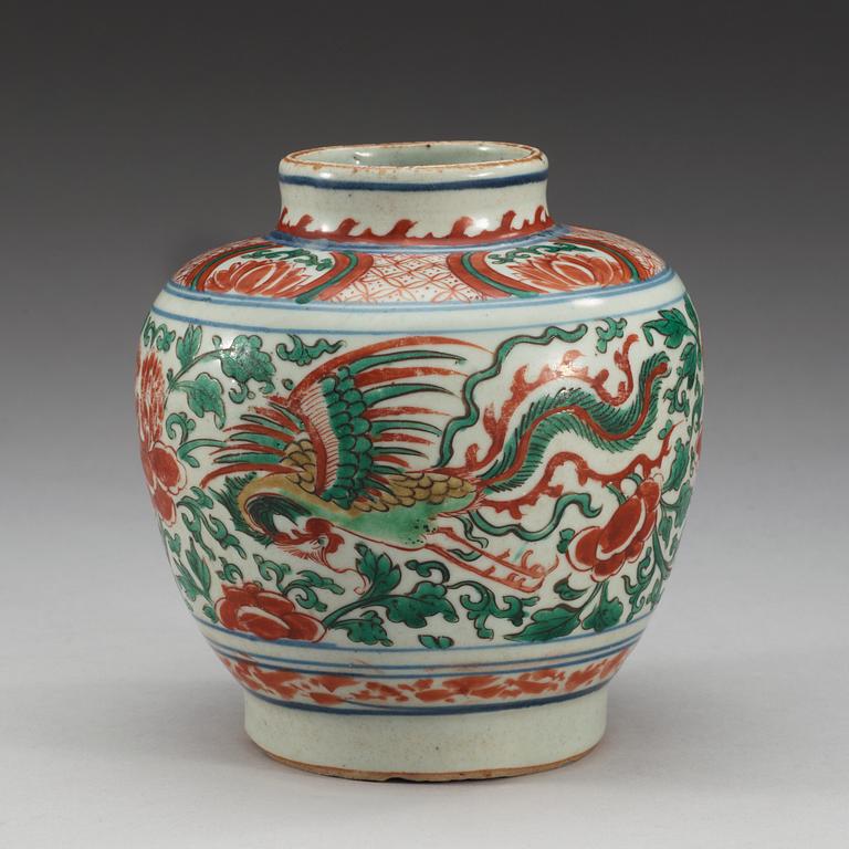 A Transitional wucai jar, 17th Century.