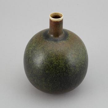 CARL-HARRY STÅLHANE, a stoneware vase, Rörstrand, signed and numbered AJ 160.