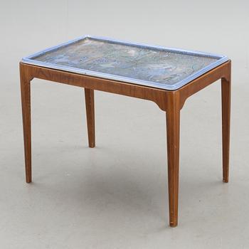 A tray table signed Kaipiainen 1944, Arabia.