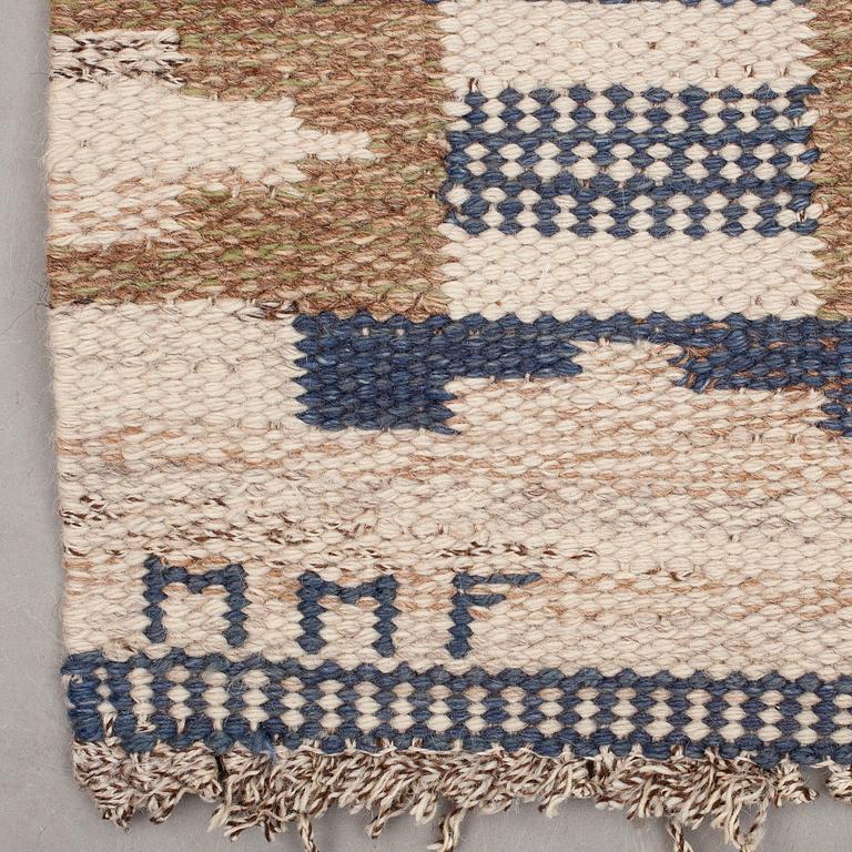 MATTA. "Rutmattan". Flat weave. 294,5 x 207,5 cm. Signed MMF.