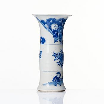 A Chinese blue and white trumpet vase, Qing dynasty, 19th Century.