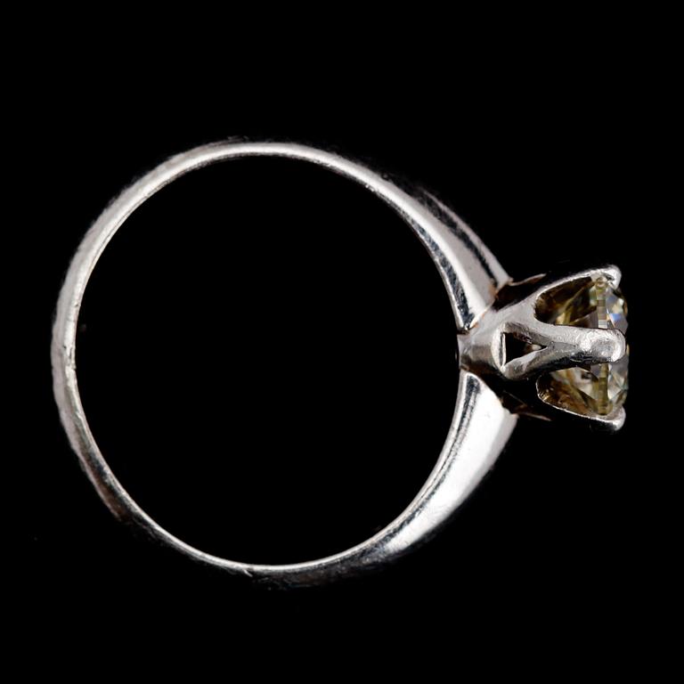 RING, platina, solitär briljantslipad diamant ca 1.0 ct.