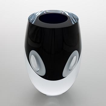 Timo Sarpaneva, a 'Claritas' glass sculpture, signed Timo Sarpaneva Iittala 2001.