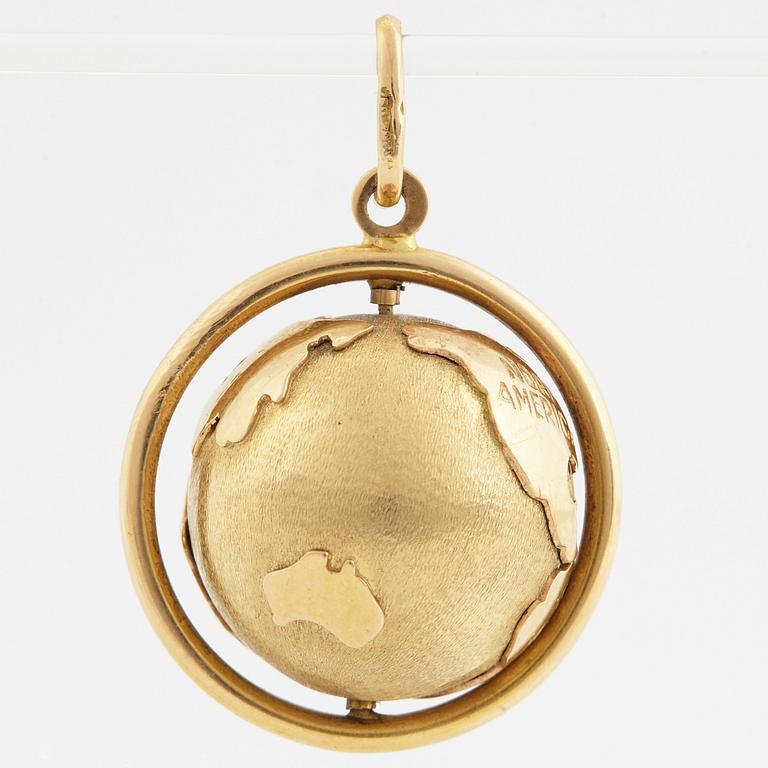 18K gold globe pendant.