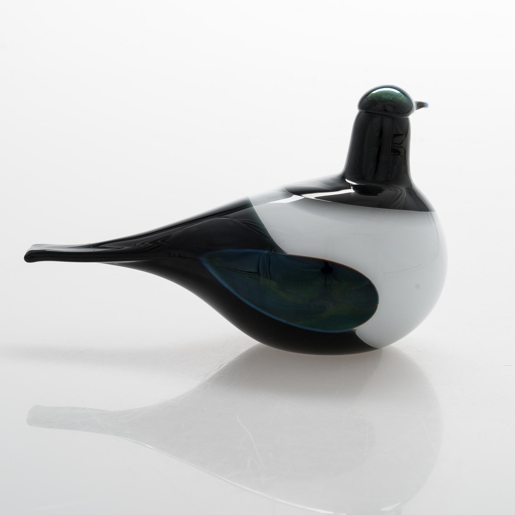 Oiva Toikka, , a glass bird signed O. Toikka Nuutajärvi.