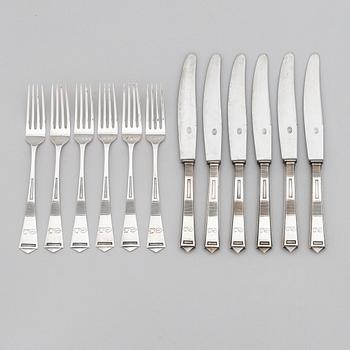 A 12-piece set of early 20th-century silver forks and knives, maker's mark of Kustaa Severin Sahlstedt, Turku 1910.