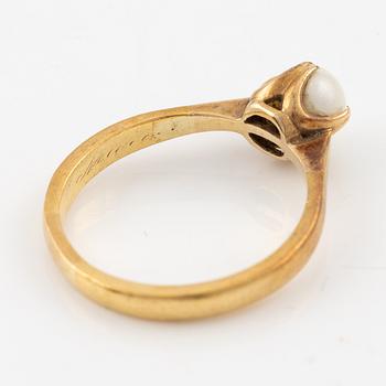 Ring, 23K gold with pearl.