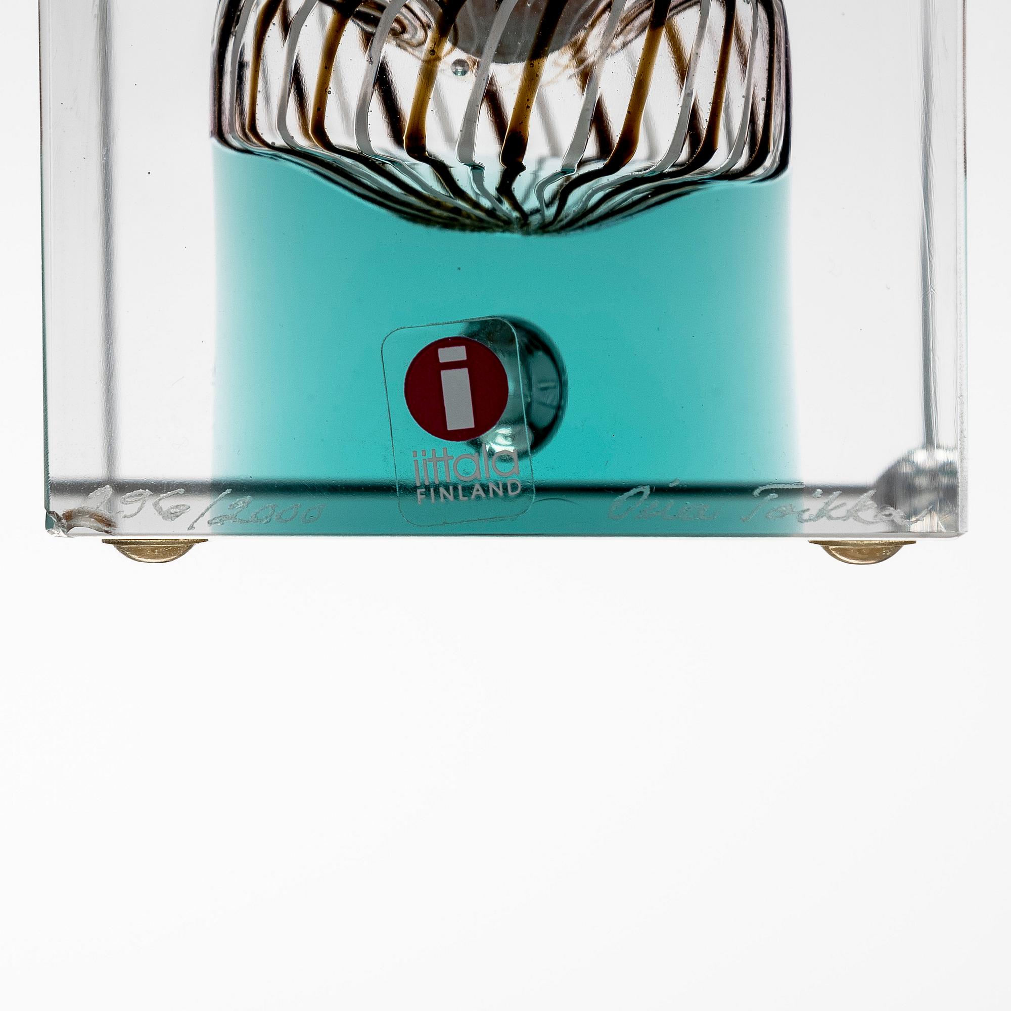Oiva Toikka, an annual glass cube, signed Oiva Toikka, Nuutajärvi, Finland, 1999, 296/2000.