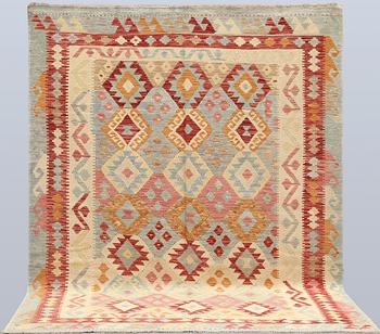 A Kilim rug, approx. 247 x 191 cm.