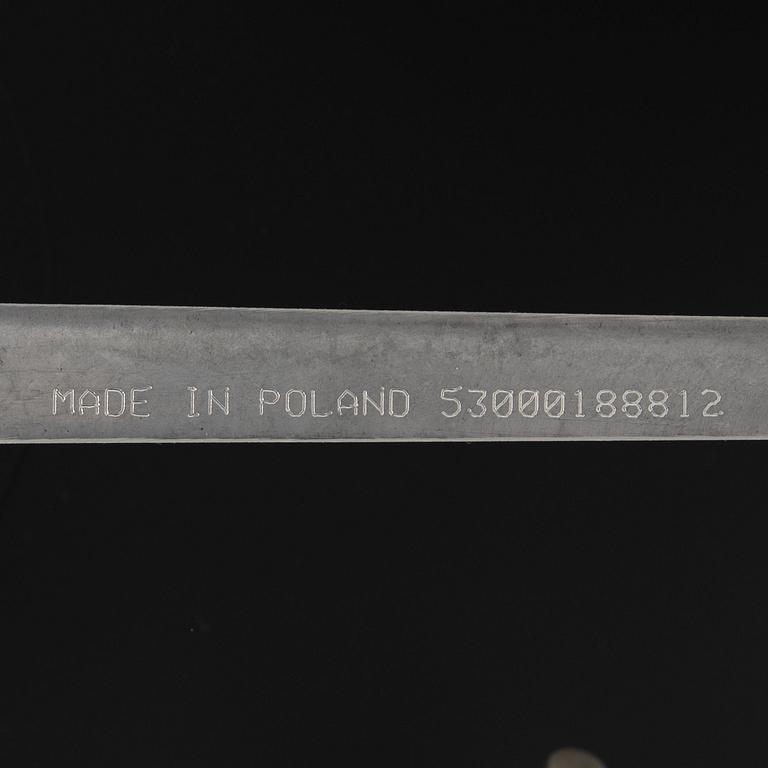 Arne Jacobsen, fåtölj med fotpall, "Ägget", Fritz Hansen, Danmark, 2016.