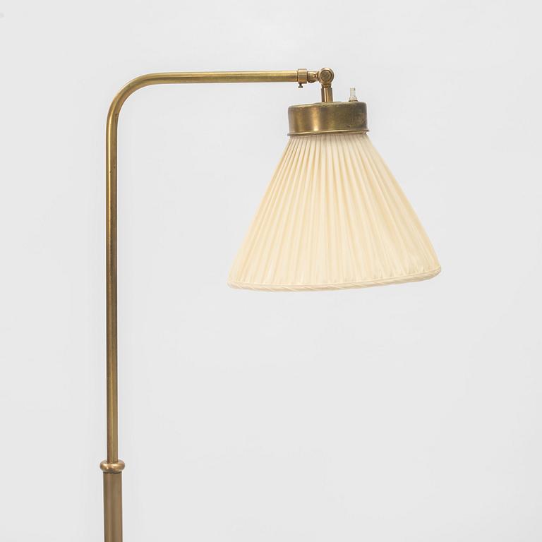 Josef Frank, golvlampor ett par, modell 1842, Svenskt Tenn.